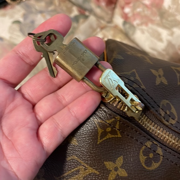 (Sale Sale Sale for this weekend) Authentic Louis Vuitton Keepall 45 - Picture 14 of 17
